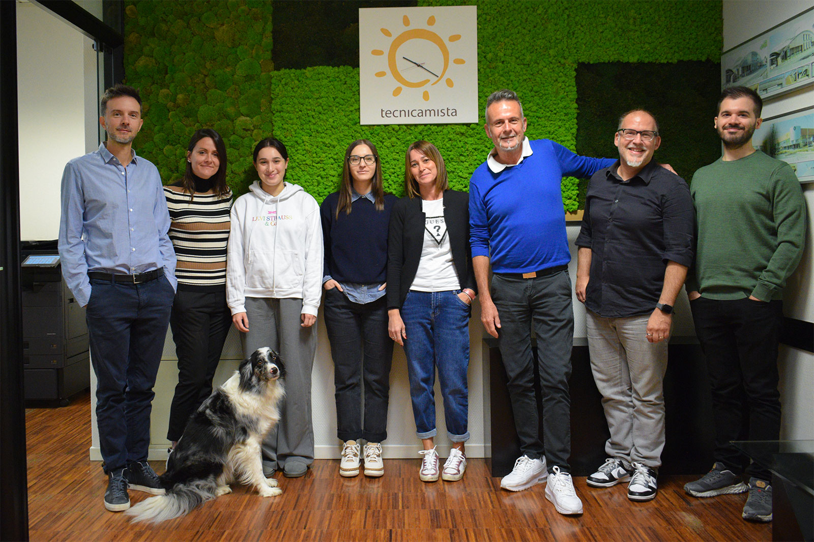 Il team di Tecnicamista e cane mascotte